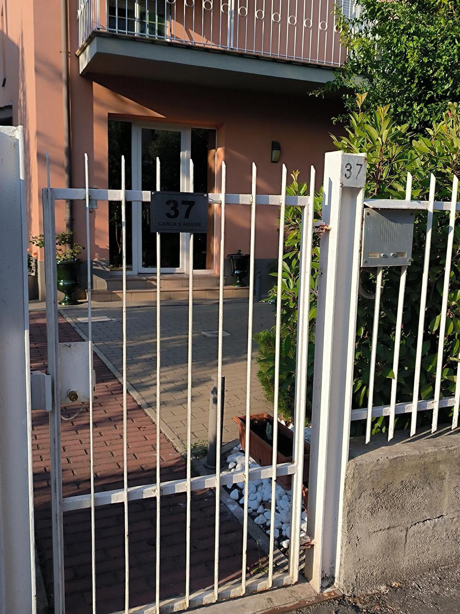 アンツォーラ・デッレミーリアCarla' S Houseアパートメント エクステリア 写真